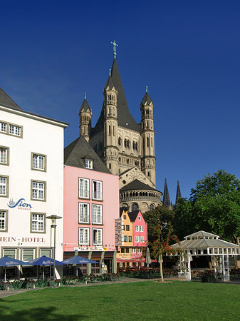 Groß St Martin hinter Fischmarkt