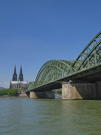 Hohenzollernbrücke am Kölner Dom Fotos