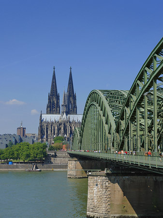 Foto Hohenzollernbrücke am Kölner Dom