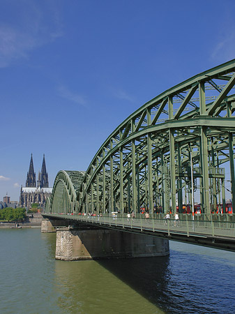 Foto Hohenzollernbrücke am Kölner Dom