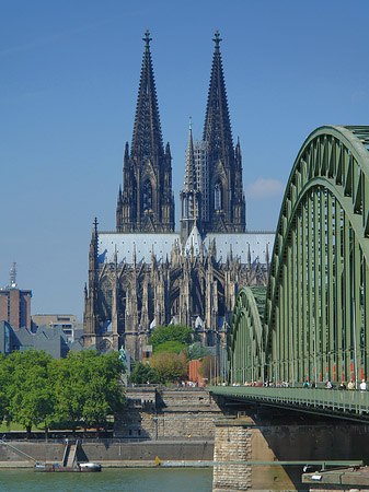 Hohenzollernbrücke am Kölner Dom Fotos