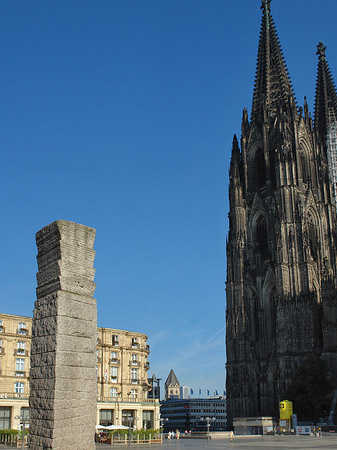 Kölner Dom neben Domhotel