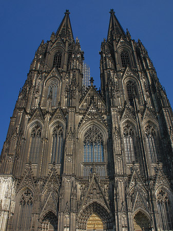 Fotos Touristen tummeln sich vor Kölner Dom | Köln