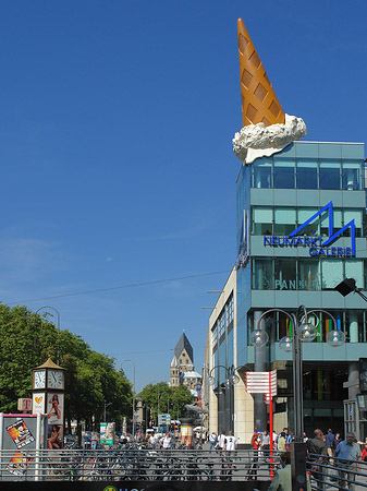 Fotos Neumarkt Galerie mit St Aposteln | Köln