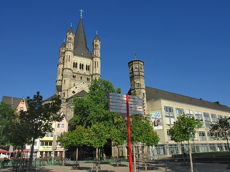 Schild vor Groß St.Martin Fotos