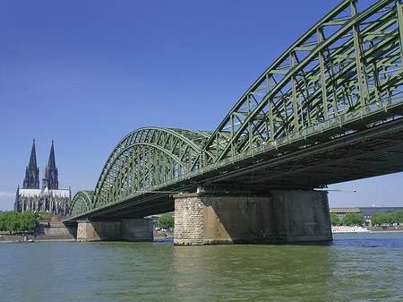 Foto Hohenzollernbrücke am Kölner Dom