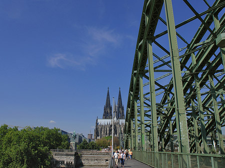 Foto Hohenzollernbrücke beim Kölner Dom - Köln