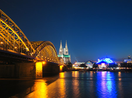 Blick auf musical-dome und Kölner Dom