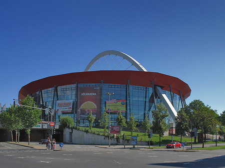 Kölnarena auf Gummersbacher Straße