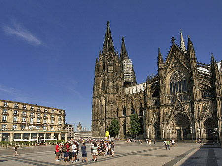 Kölner Dom mit Domhotel Fotos