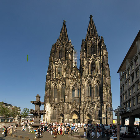 Fotos Kreuzblume vor Kölner Dom | Köln