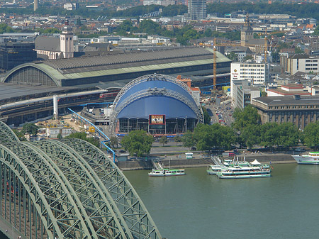 Fotos Musical Dome vor Hauptbahnhof | Köln