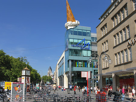 Neumarkt Galerie mit Häusern Foto 