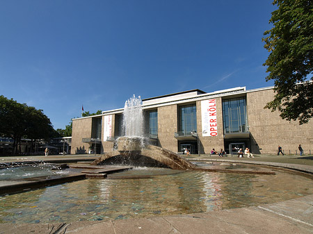 Fotos Oper Köln mit Brunnen | Köln