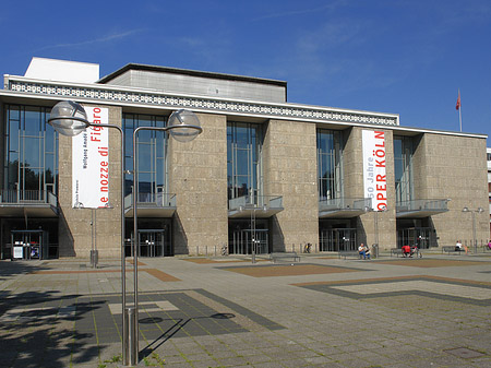 Fotos Oper Köln mit Brunnen