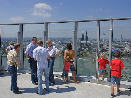 Foto Besucher gucken auf Köln - Köln