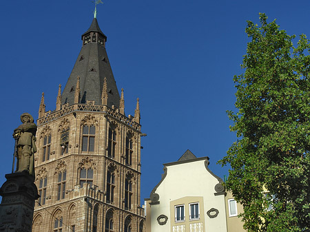 Platzjabeck vor dem Rathausturm