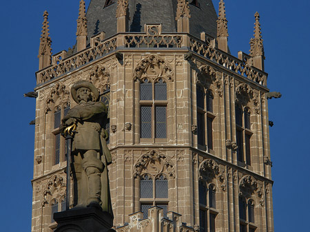 Foto Platzjabeck vor dem Rathausturm - Köln