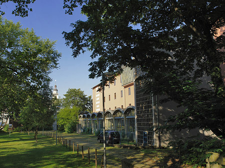 Foto Schule mit St Maria vom Frieden