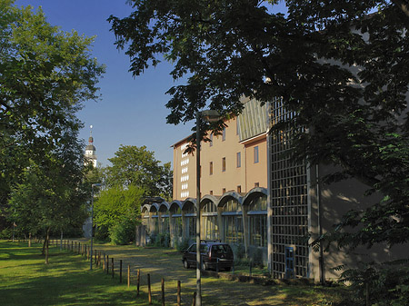 Schule mit St Maria vom Frieden Fotos