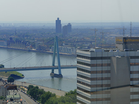 Foto Severinsbrücke mit Lufthansa - Köln