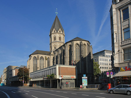 St Andreas mit Komödienstraße und Häusern Foto 