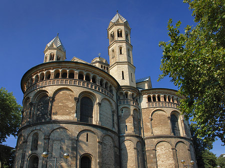 Foto Seitentürme und Westturm der St Aposteln