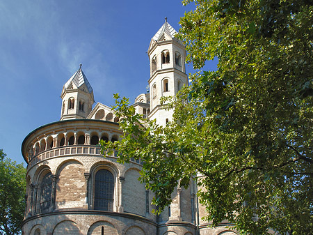 Seitentürme und Westturm der St Aposteln