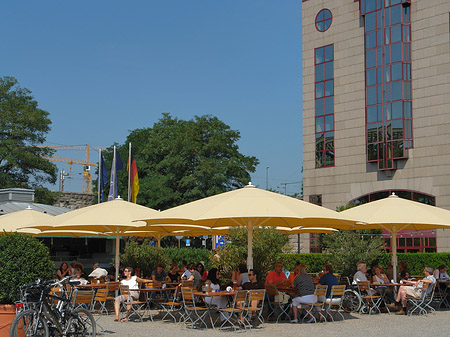 Schirme auf der Urbanstraße Foto 