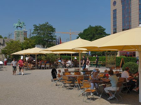 Fotos Schirme auf der Urbanstraße